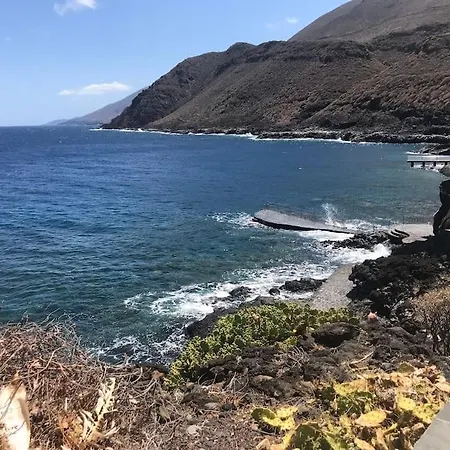 Casa Con Vistas * La Caleta (El Hierro)